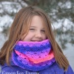 Sweet Stripes Circle Scarf - Free Crochet Pattern - www.greenfoxfarmsdesigns.com