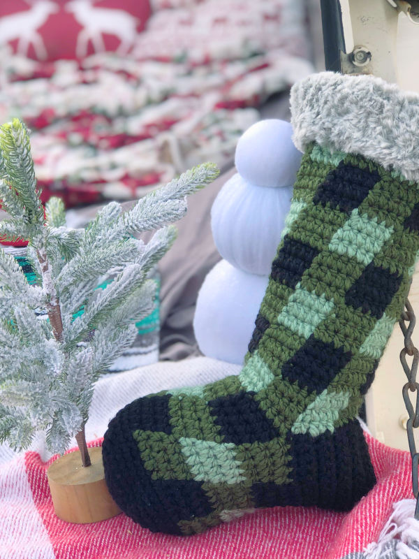 Crochet Buffalo Plaid Stocking - Crochet Pattern