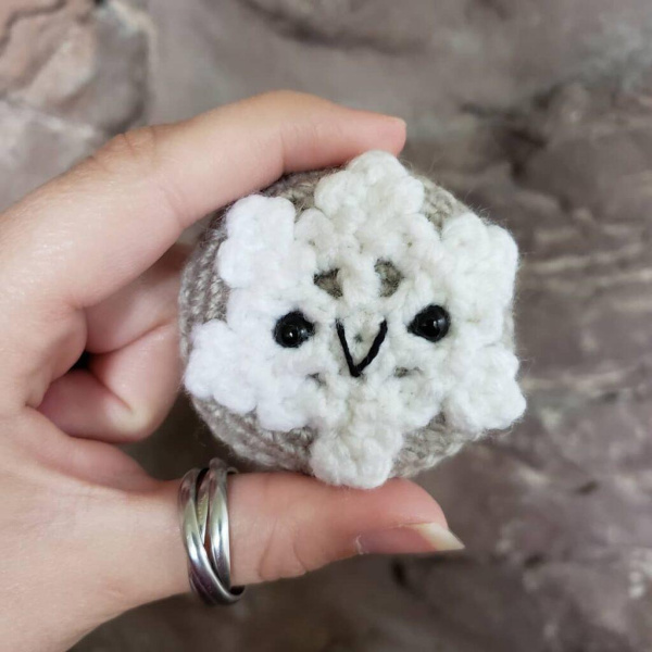 crochet tiny snowflake
