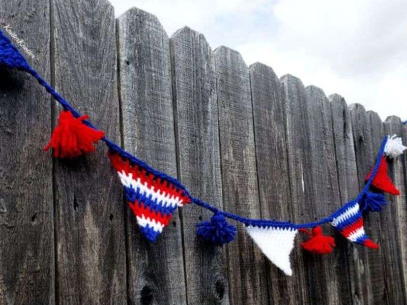 4th July Holiday Bunting crochet pattern by KnitterKnotter(1)