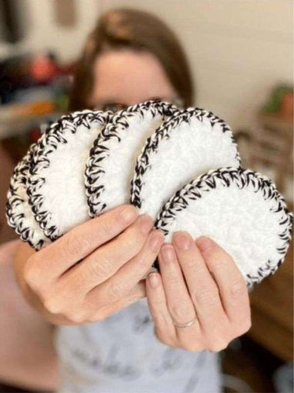 Free Crochet Facial Rounds Pattern by A CRafty Concept