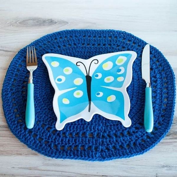 Crochet Oval Placemat Pattern (Free) by Crafting Each Day Crochet Oval Placemat Pattern (Free) by Crafting Each Day