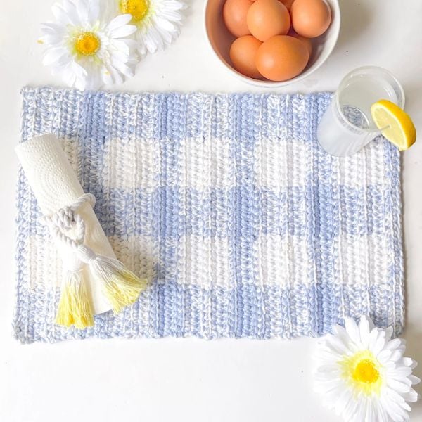 Easy Farmhouse Plaid Crochet Placemat Pattern by Stardust Gold Crochet Easy Farmhouse Plaid Crochet Placemat Pattern by Stardust Gold Crochet
