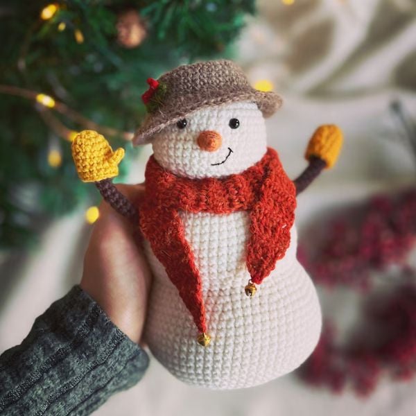 Billy the Snowman Winter Crochet Pattern by My Woolly House 1