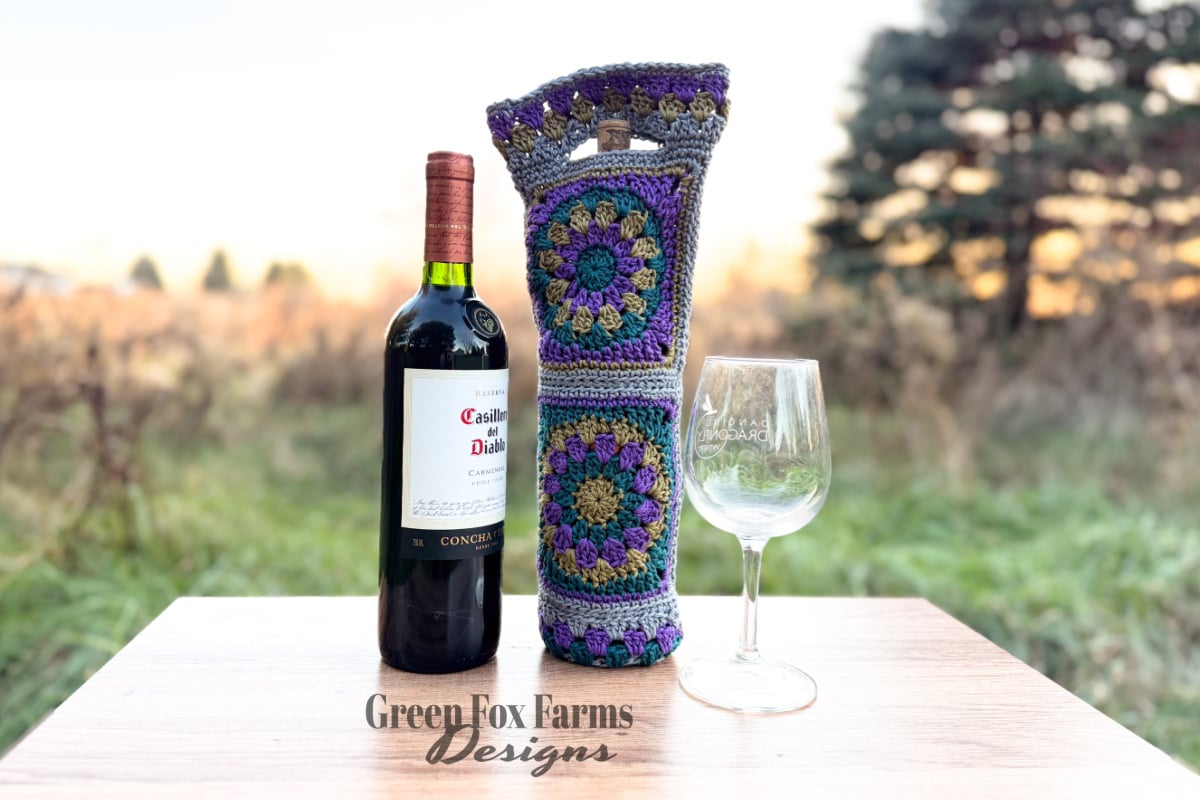 Calliope Crochet Wine Bottle Holder Pattern by Green Fox Farms Designs © 2025 handled bag crochet Calliope Crochet Wine Bottle Holder Pattern by Green Fox Farms Designs © 2025 handled bag