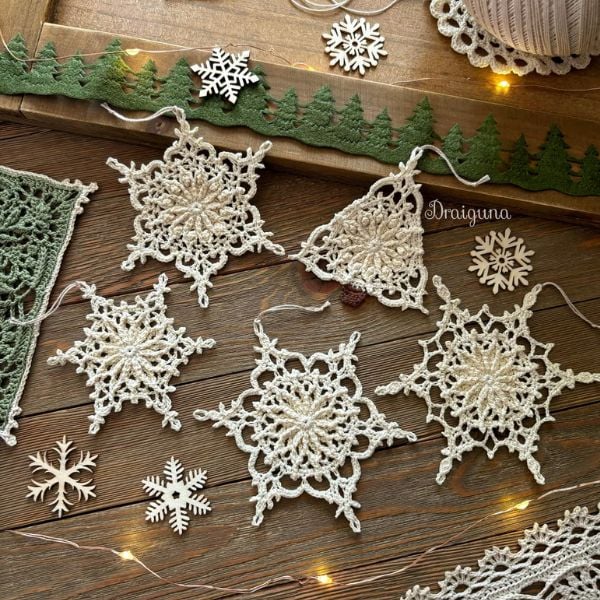 Winter in Wispwood Christmas Motifs by Draiguna