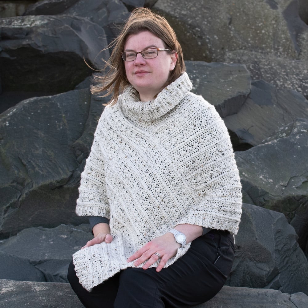 robins poncho Hopscotch book sleeve pattern by Green Fox Farms Designs