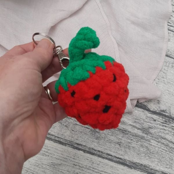 Crochet strawberry keychain free pattern Hookfully