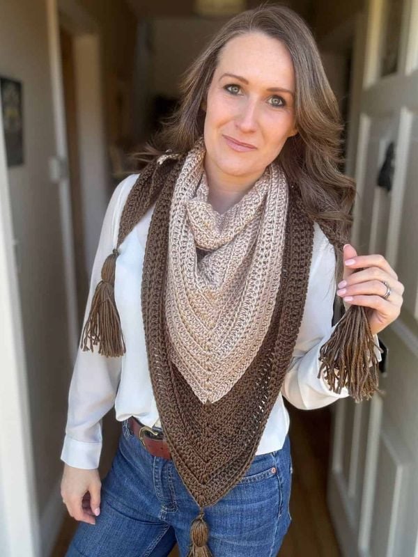 Easy Triangle Shawl HanJan Crochet (1)