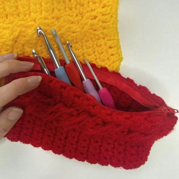 Free Crochet Hook Holder Pattern with Cables by Concrete Gems Free Crochet Hook Holder Pattern with Cables by Concrete Gems