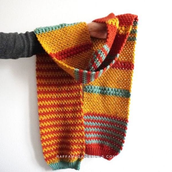 Pumpkin Spice Moss Stitch Scarf Raffamusa Designs
