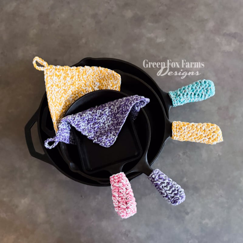 Free Christmas Bauble Crochet Pattern - group of six in different colors