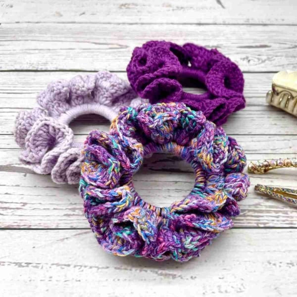 Crochet Scrunchie Free Pattern with Video Tutorial by Dreamee Crochet