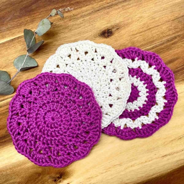 Flower Coaster Free Crochet Pattern by Dreamee Crochet