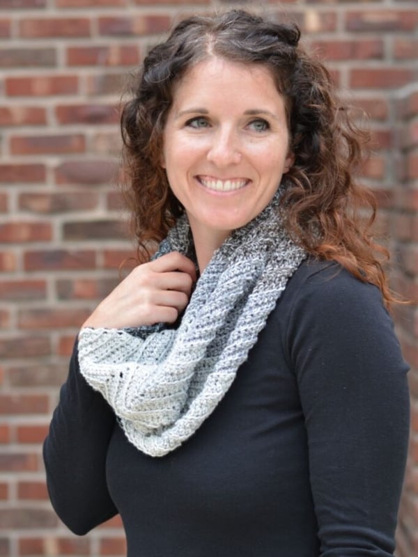 Ribbed Zig Zag Cowl – Free Crochet Pattern by Remington Lane Crochet