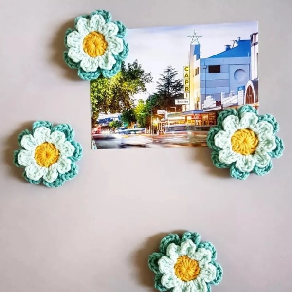 Cute Flower Magnet Crochet Pattern by The Crochet Fix