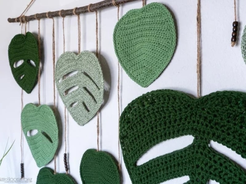 Monstera Wall Hanging Free Pattern by Heart Hook Home