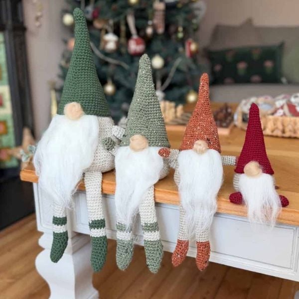 Gnome Gift Card Holder Crochet pattern for cash or gift cards at Christmas. Also a hanging ornament for the Christmas tree.