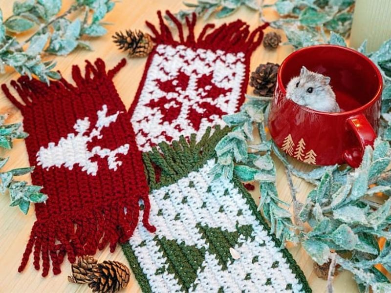 crochet Free Holiday Mug Rug Crochet Patterns by Briana K Designs