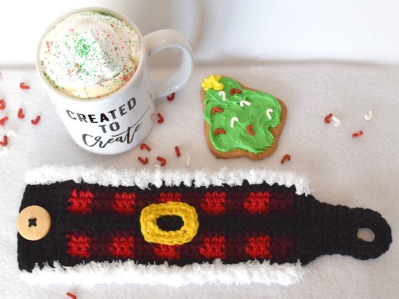 crochet Free Plaid Santa Mug Wrap Pattern by Blackstone Designs 1